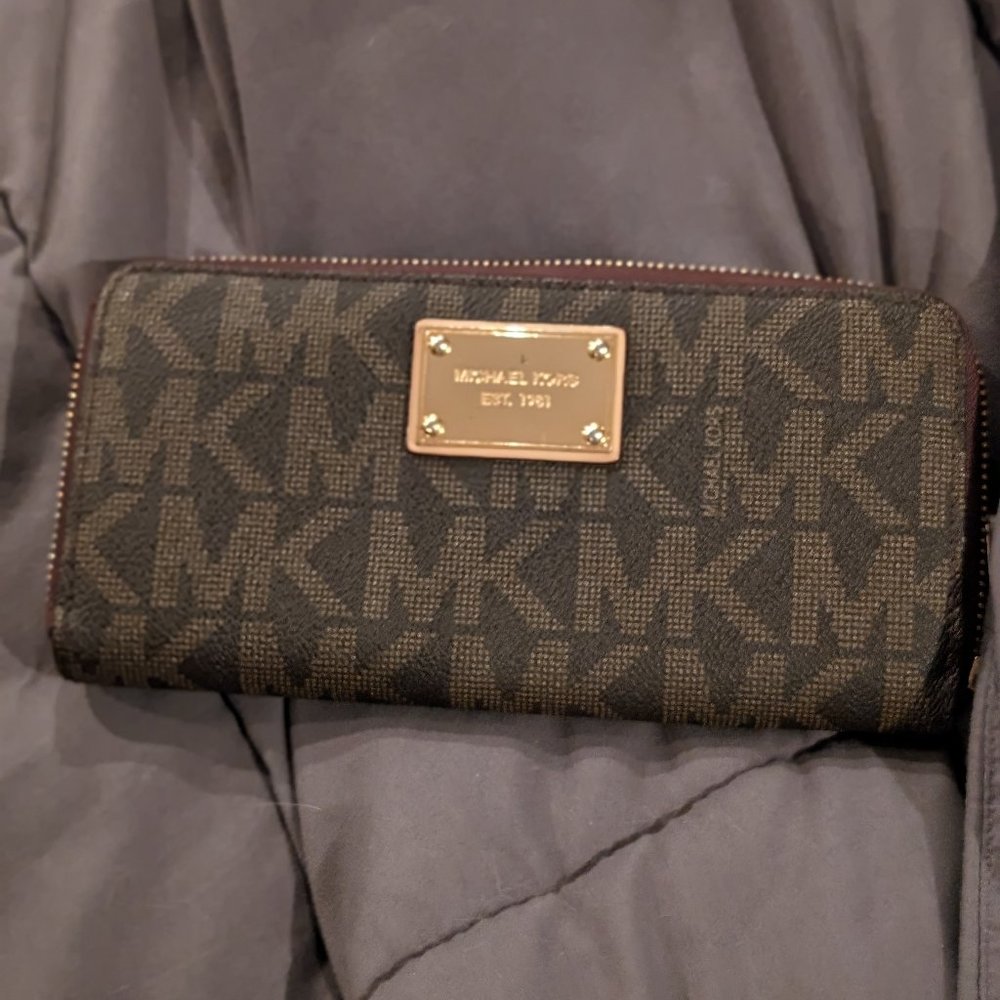 Michael Kors wallet